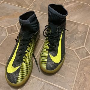 Nike CR7 Mercurial Superfly youth Soccer shoes size 5